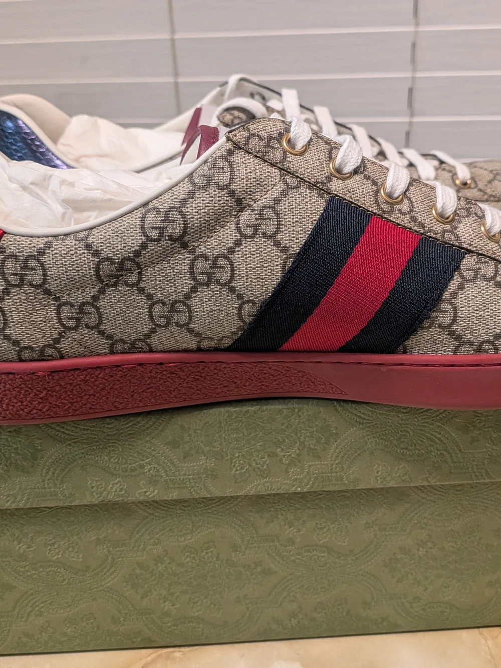 Gucci Men's GG Supreme Canvas Stripe Low-Top Sneakers - Beige/Red/Blue